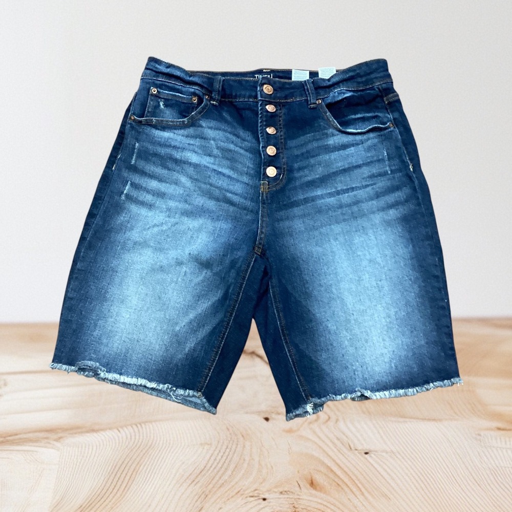 Time and Tru Womens High Rise Bermuda Denim Shorts Dark Wash Button Fly 14
